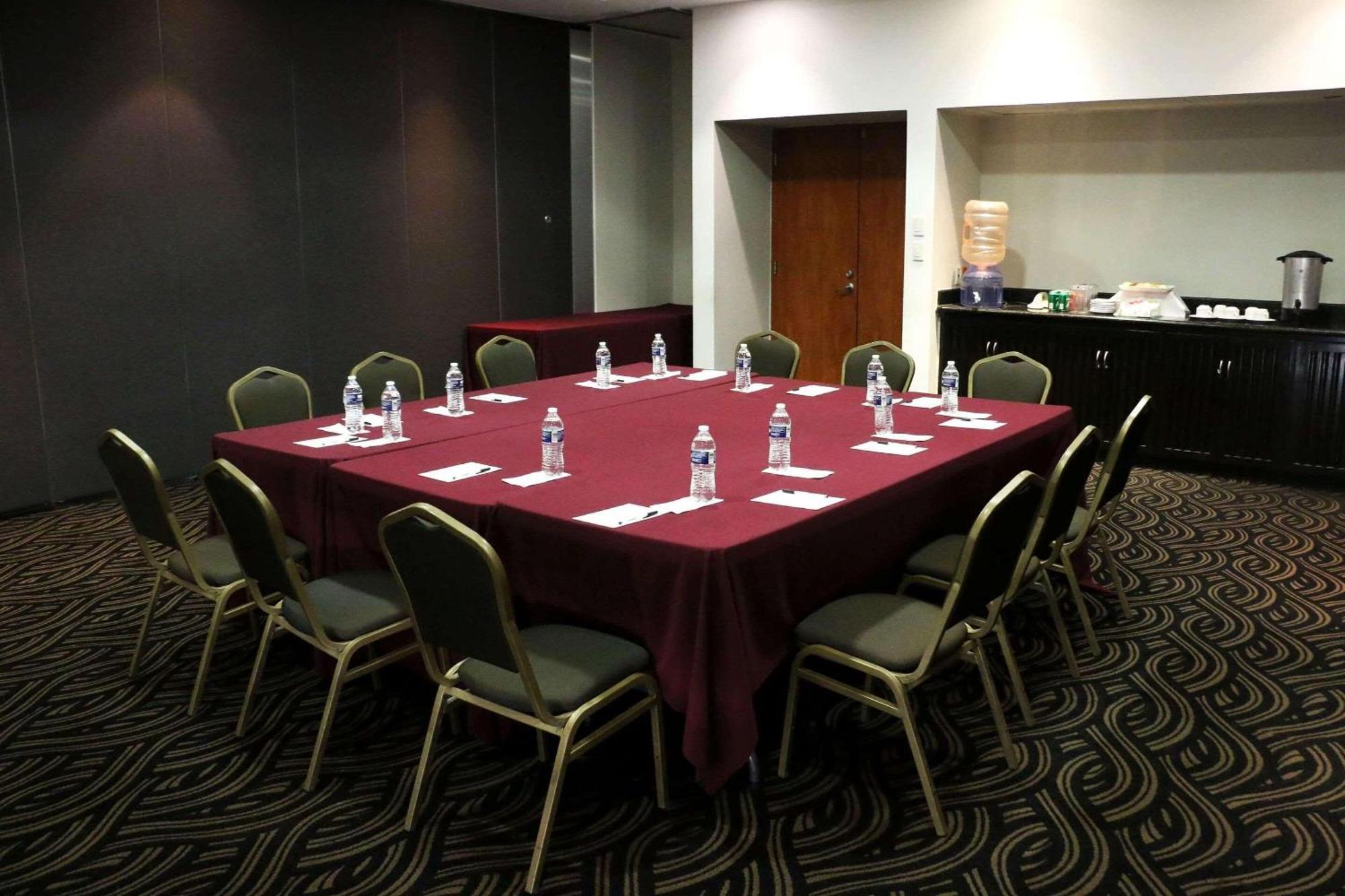 Radisson Poliforum Plaza Hotel Λεόν Εξωτερικό φωτογραφία