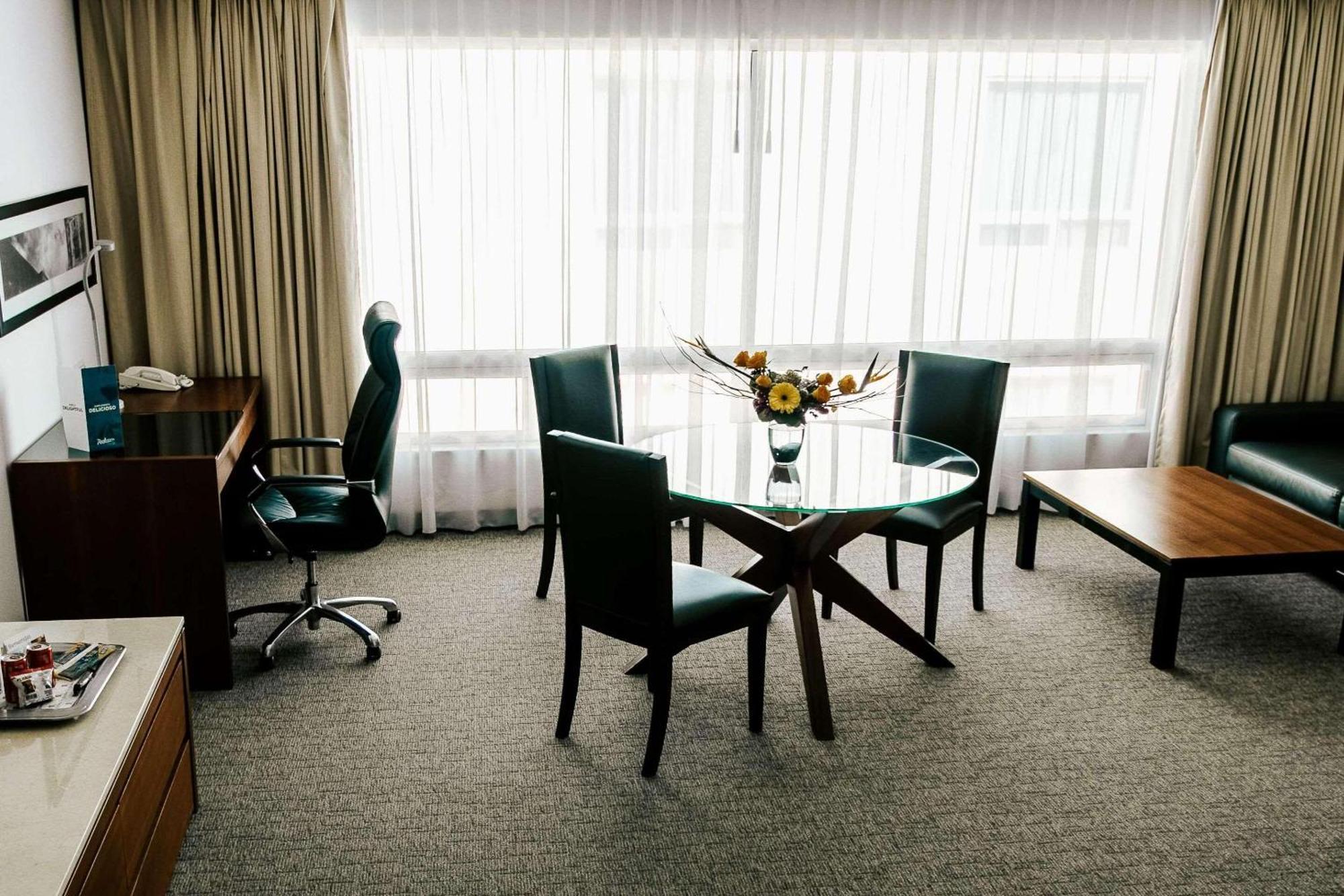 Radisson Poliforum Plaza Hotel Λεόν Εξωτερικό φωτογραφία